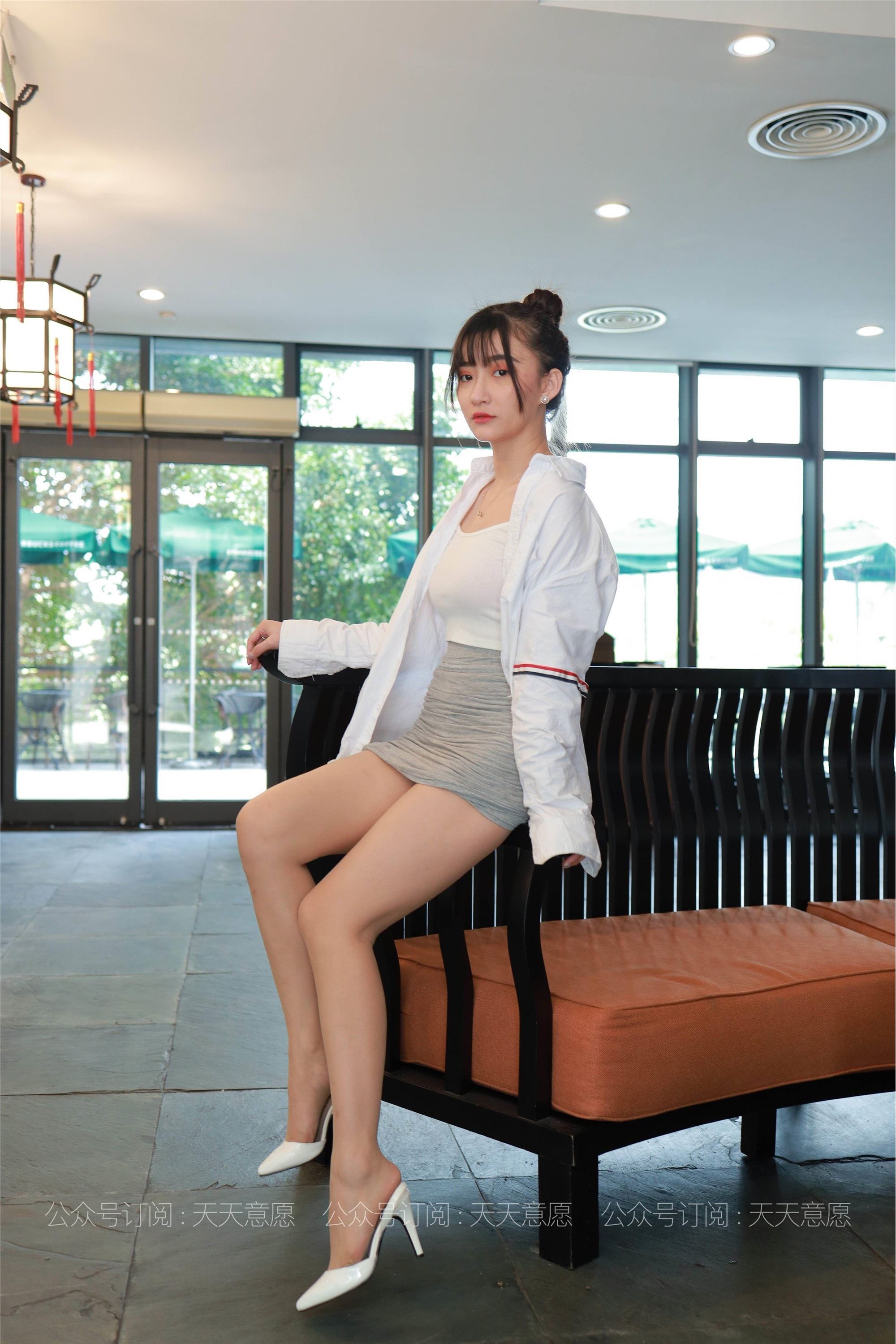 Model: Qiu Qiu, Sexy Butt Skirt